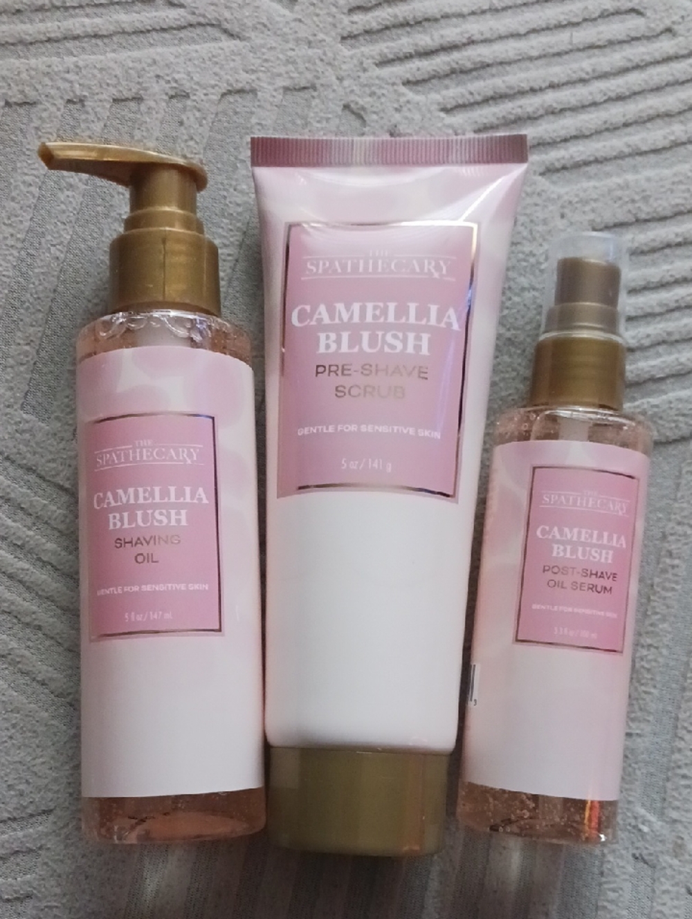 The Spa Theory Camellia Blush Shaving & Post-Shave Set - Pink
